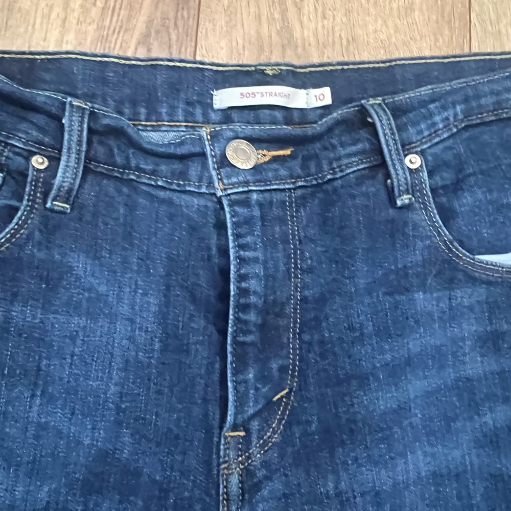 Levi 505 straight leg jeans. Size 10 - Picture 2 of 3